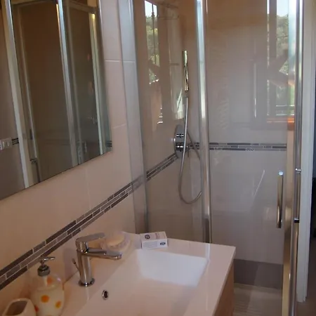 Ardizio 43 Πανσιόν Πέζαρο